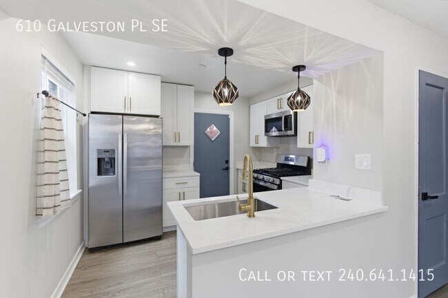 Foto del edificio - 610 Galveston Pl SE