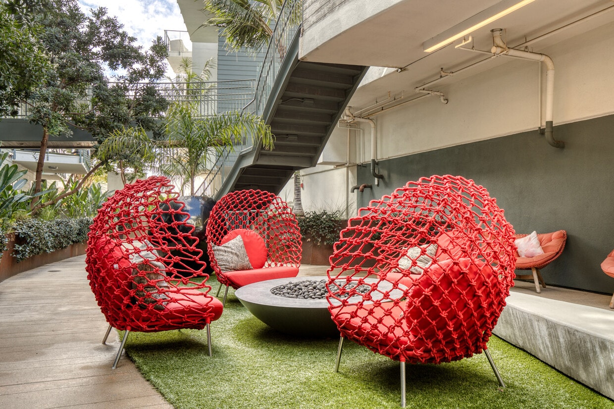 950 S Fairfax Ave Unit FL4-ID403, Los Angeles, CA 90048