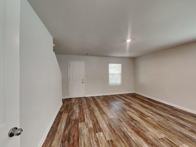 Building Photo - 1084 Benfield Ridge