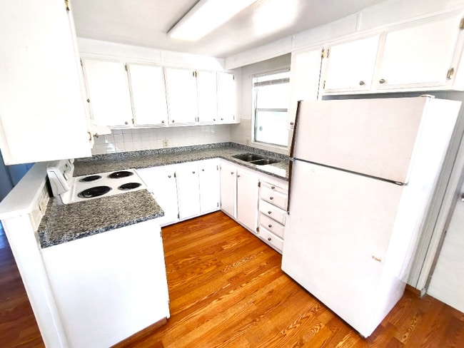 Photo - 900 9th Ave E House