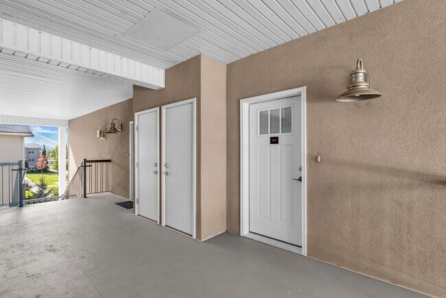 Building Photo - Heber Ranch Landing Condo