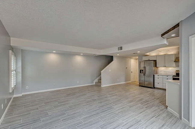 Building Photo - 68 Uno Lago Dr