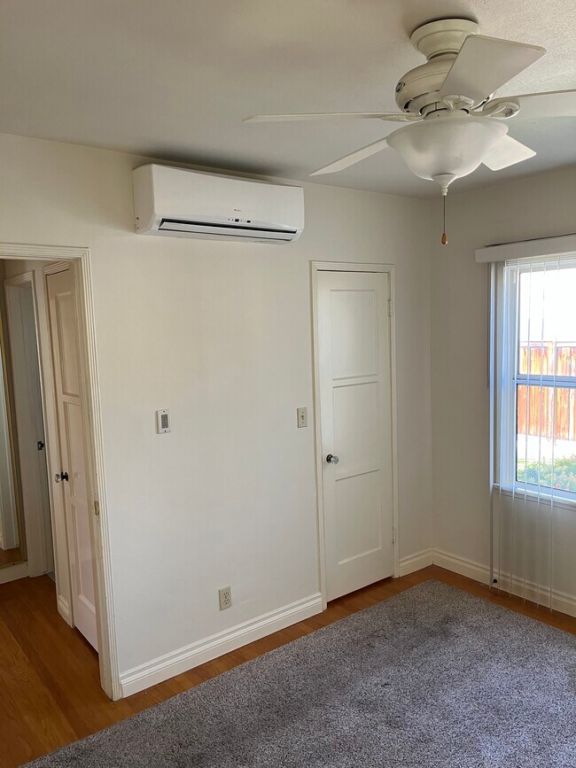 Foto del edificio - 4707 Clark Ave