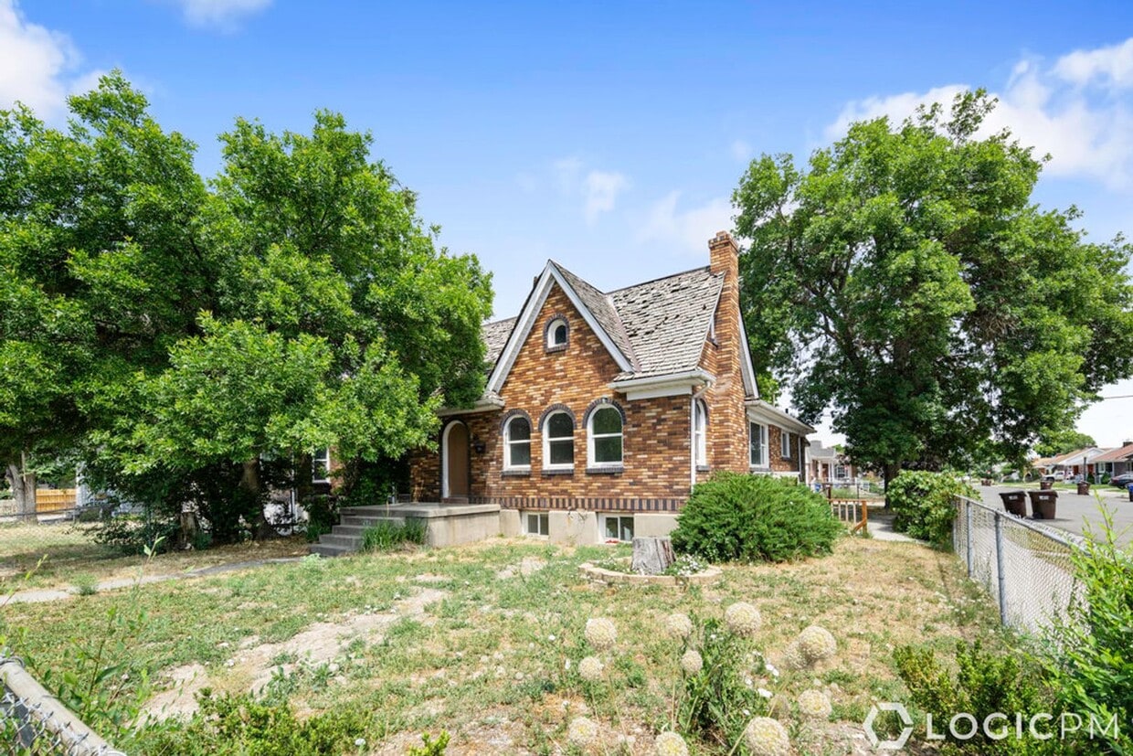 Primary Photo - 276 W Center St