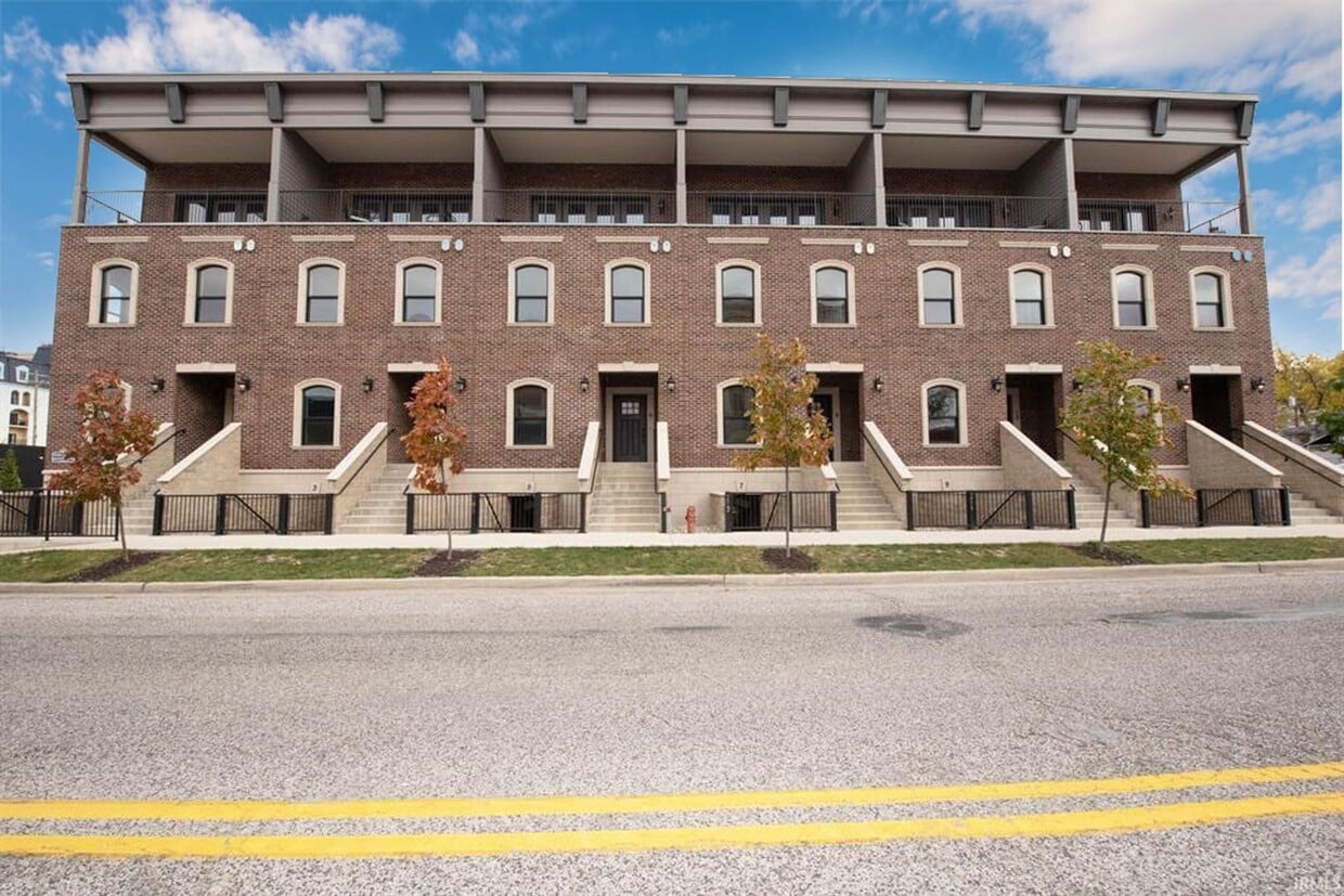 Primary Photo - Brownstone Condominiums