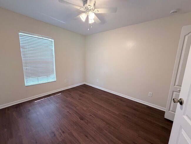 Building Photo - PRICE DROP !!!!3-Bedroom, 2-Bathroom Rental with Den