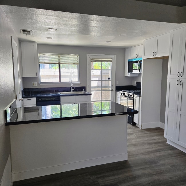 Building Photo - 27818 Cactus Flower Dr