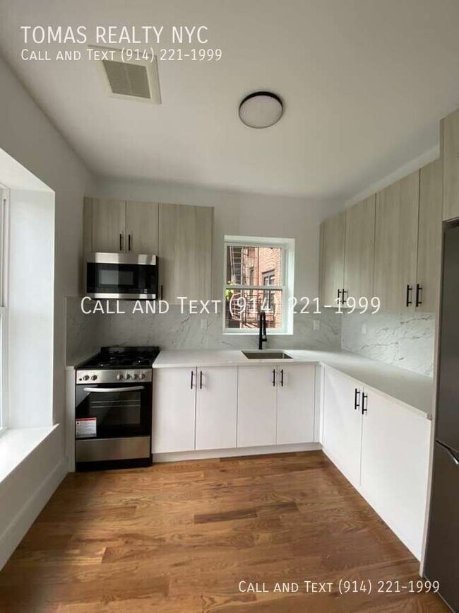 Building Photo - 286 Hawthorne Ave