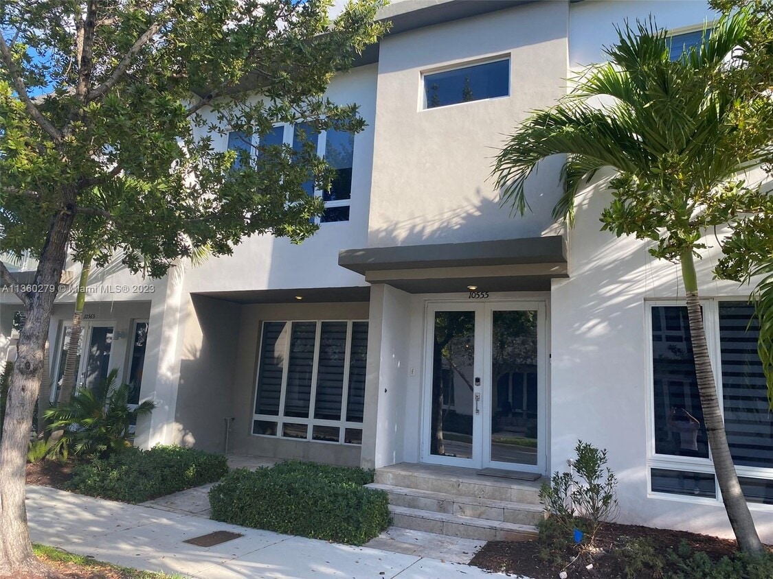 10555 NW 63rd Terrace, Doral, FL 33178 Townhome Rentals in Doral FL