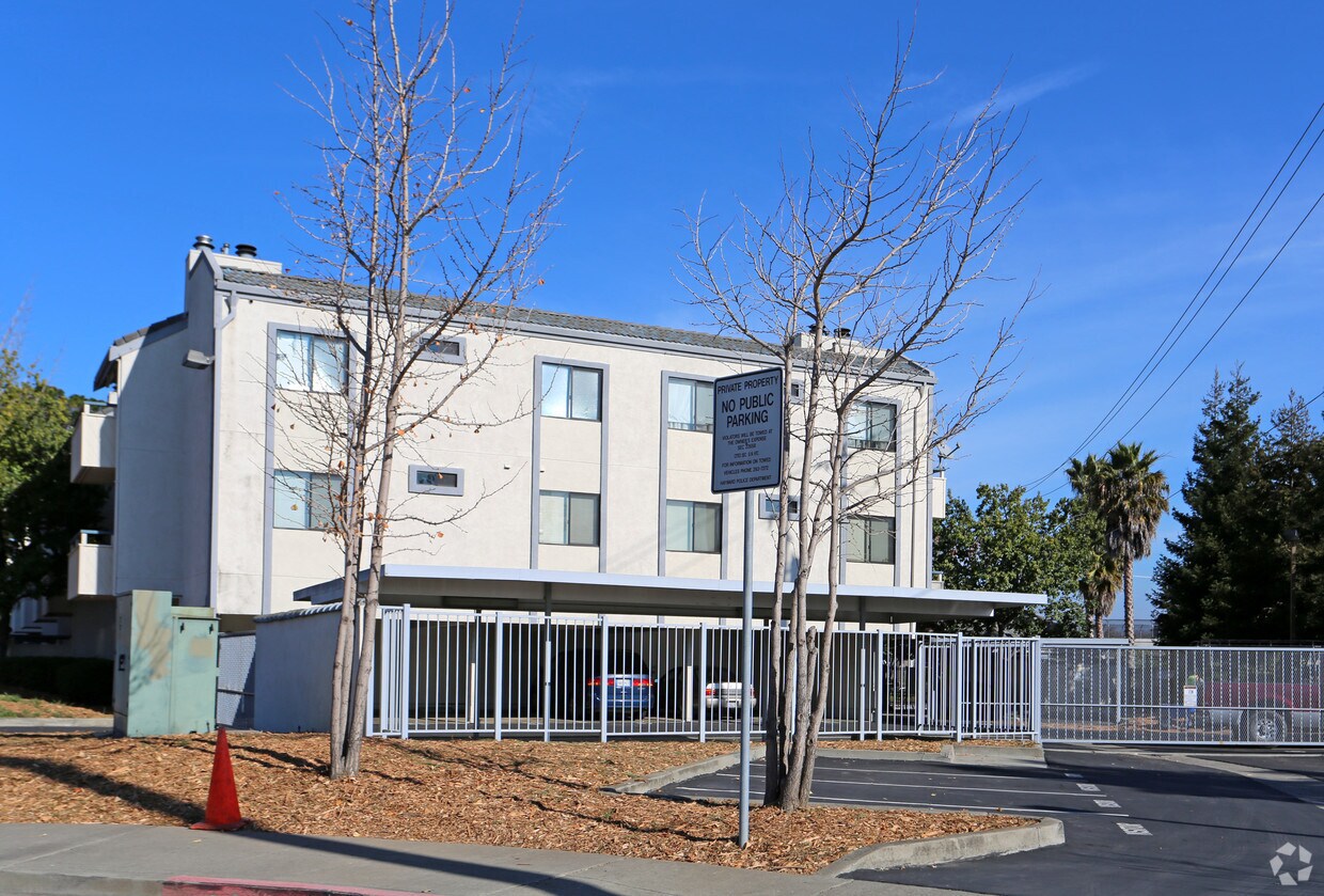 Foto del edificio - 26088 Kay Ave