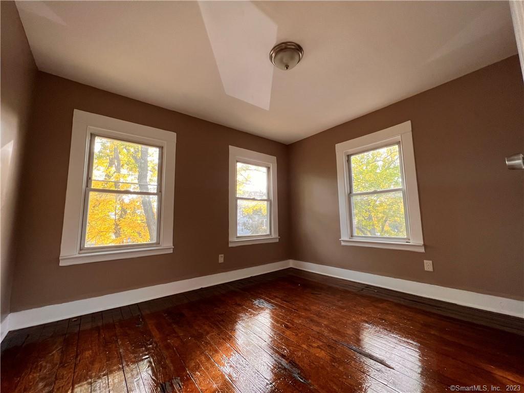 Foto principal - 345 Munson St