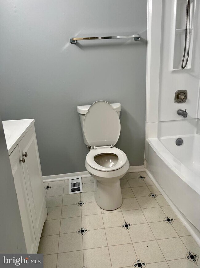 Building Photo - 7711 Pacer Ct