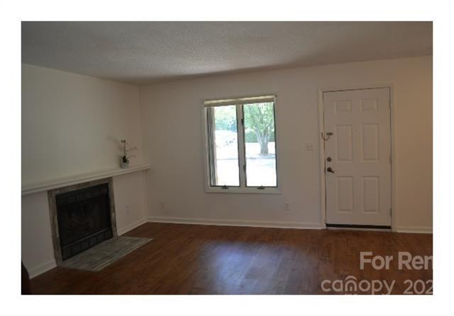Building Photo - 1823 J Julian Ln