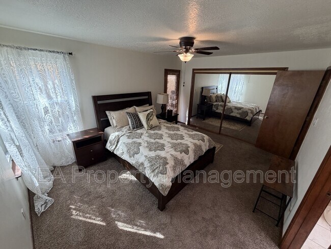 Foto del edificio - 4904 Purcell Dr NE