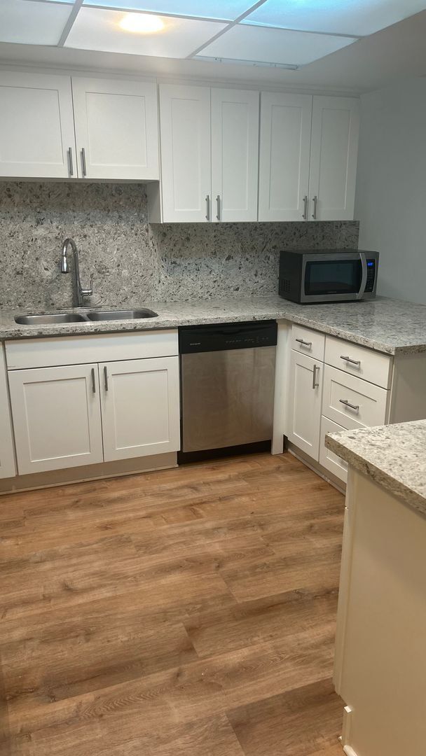 Foto del edificio - Alki Ave 2BR/1.75BA Condo - Large Floor Pl...