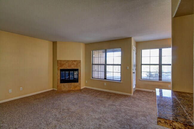 Building Photo - 6651 N Campbell Ave