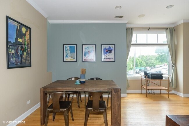 Foto del edificio - 2140 N Winchester Ave