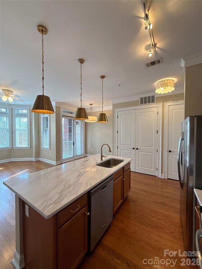 Foto del edificio - 2810 Selwyn Ave