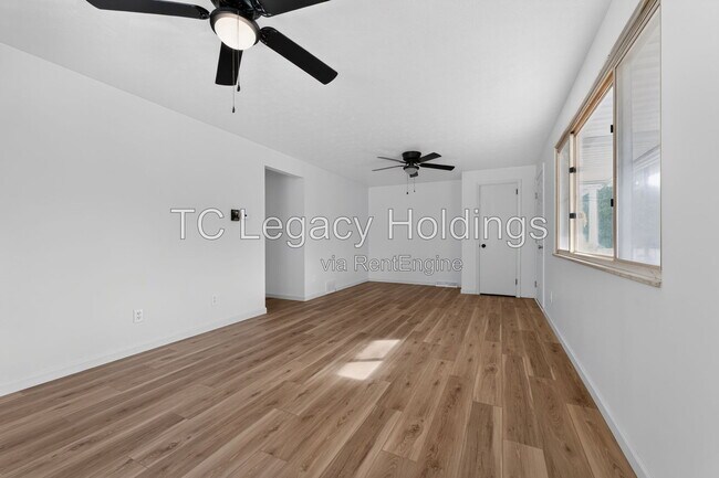 Foto del edificio - 729 Ridgeway Ave