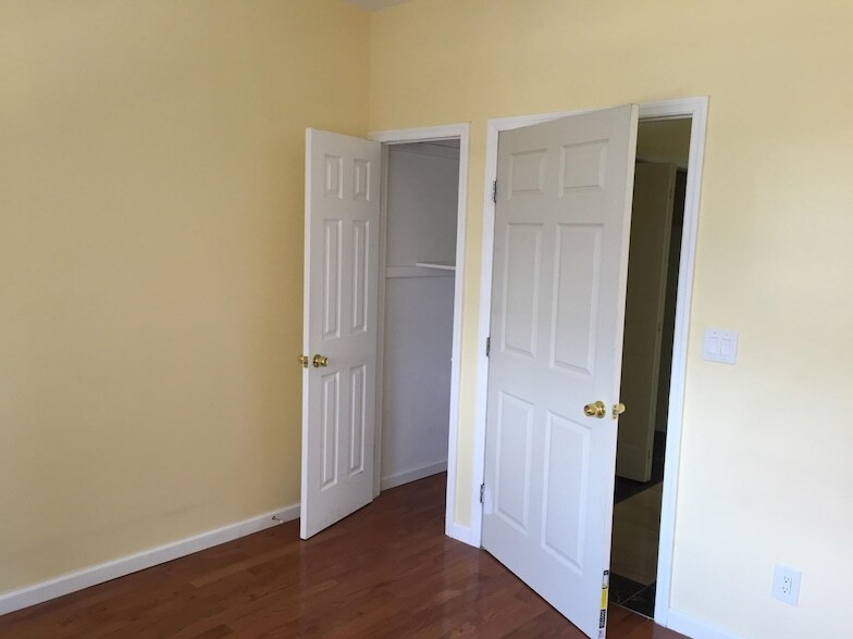 Building Photo - 22 Jones St