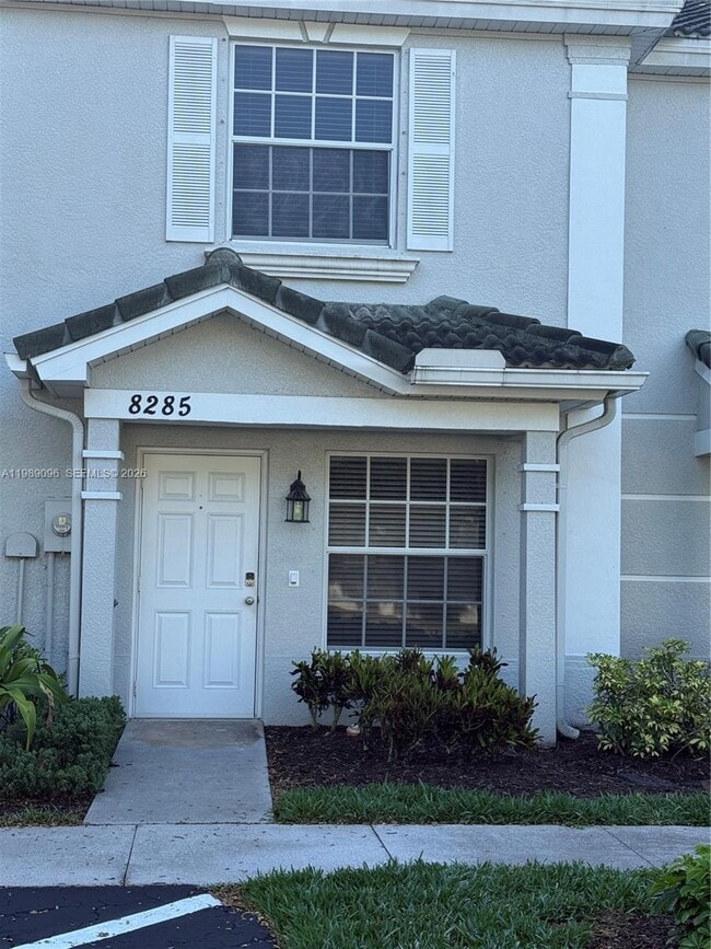 Building Photo - 8285 Pacific Beach Dr
