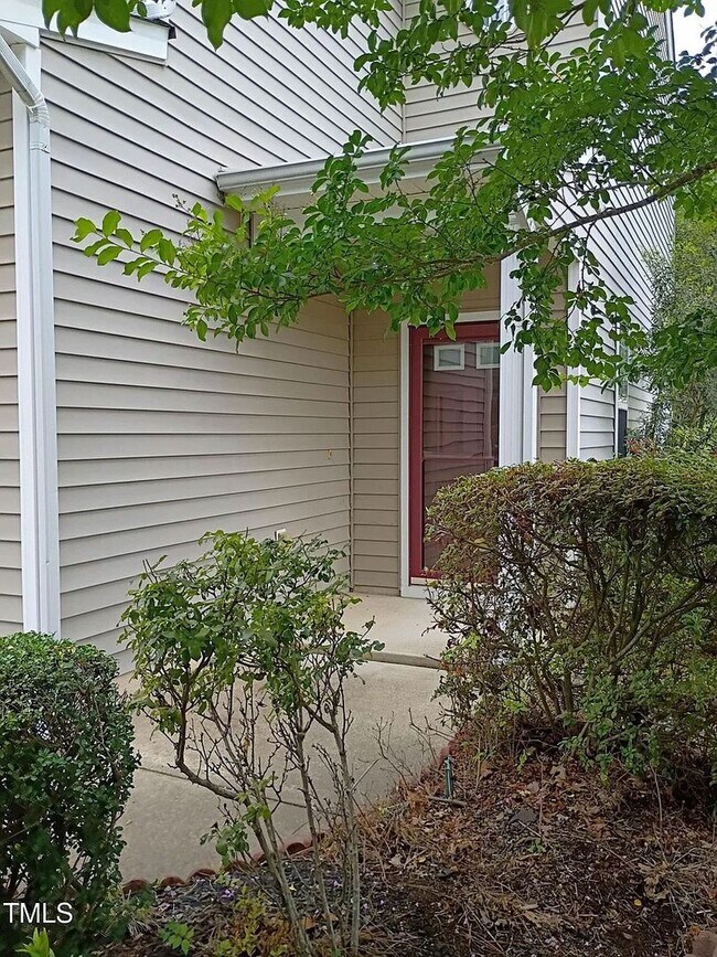 Foto del edificio - Sought After Riverwood Townhome!