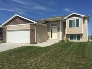 Building Photo - 1210 30th Ave W