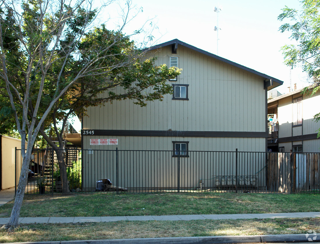 Foto del edificio - 2545 W Fountain Way