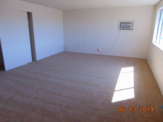 Foto del edificio - Upstairs 2-bedroom unit in a 4-plex