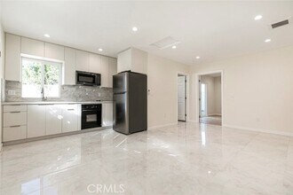 Building Photo - 7209 Dos Rios Dr