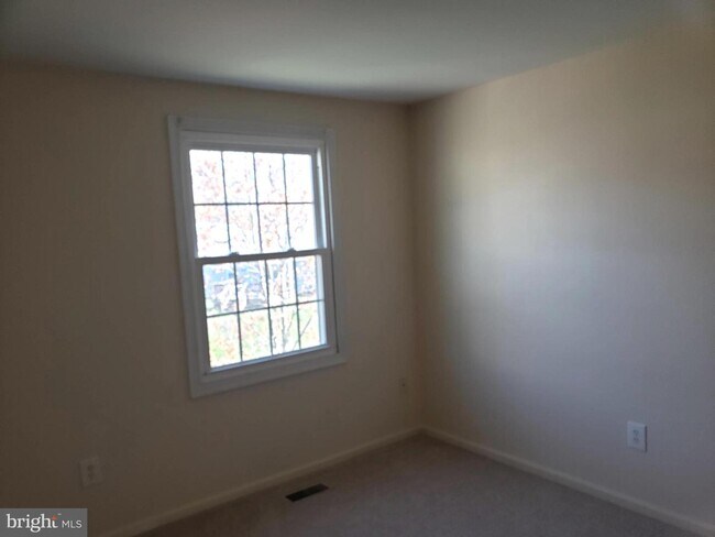 Building Photo - 3630 Pine Cone Cir