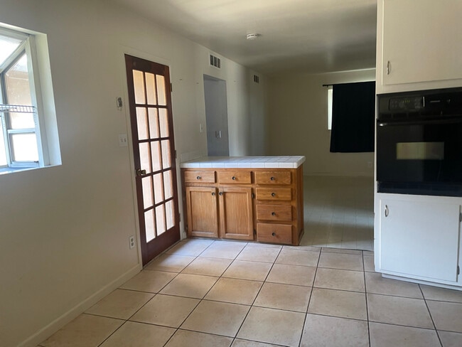 Building Photo - 1284 Stafford Way