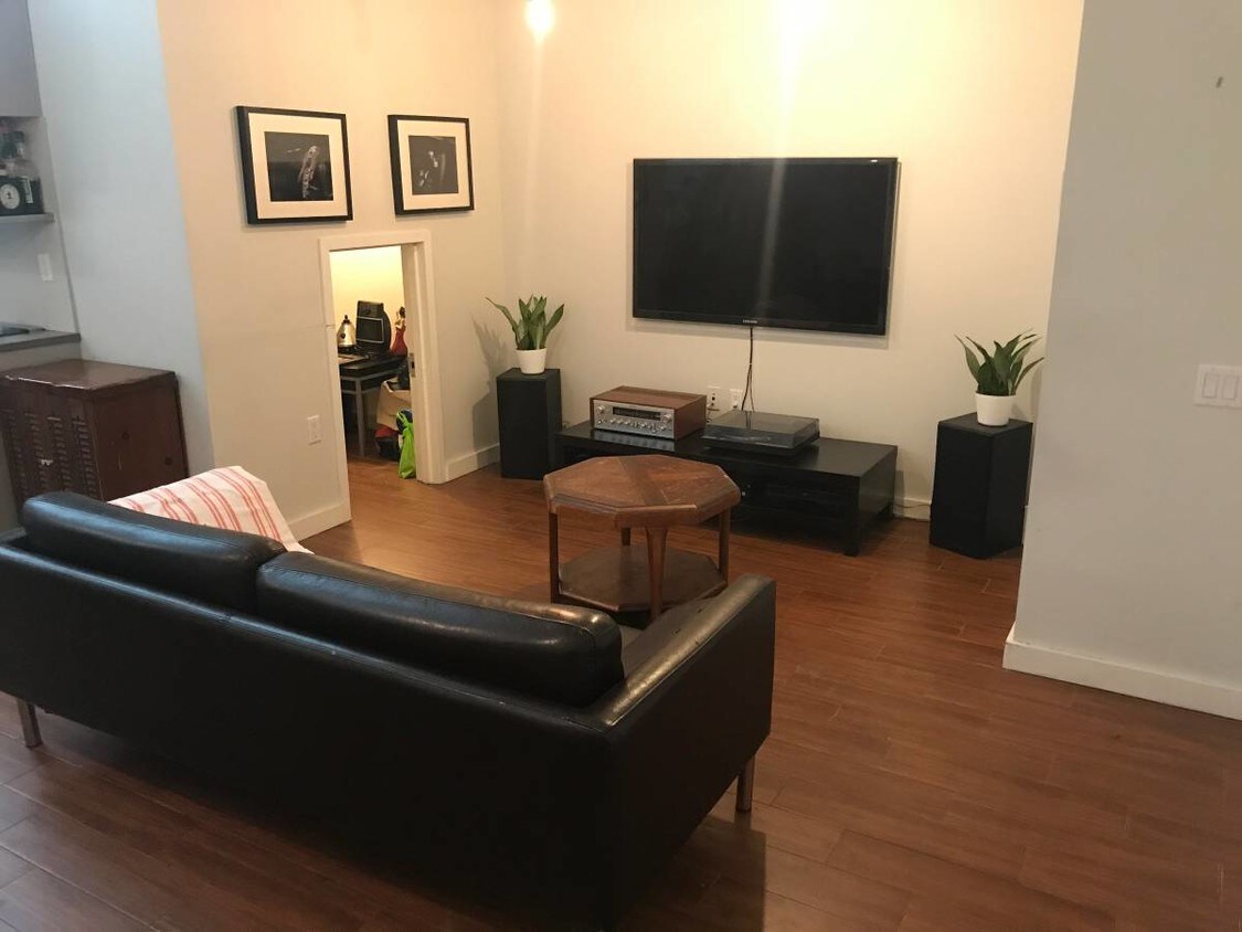 Foto principal - 100 Dupont St