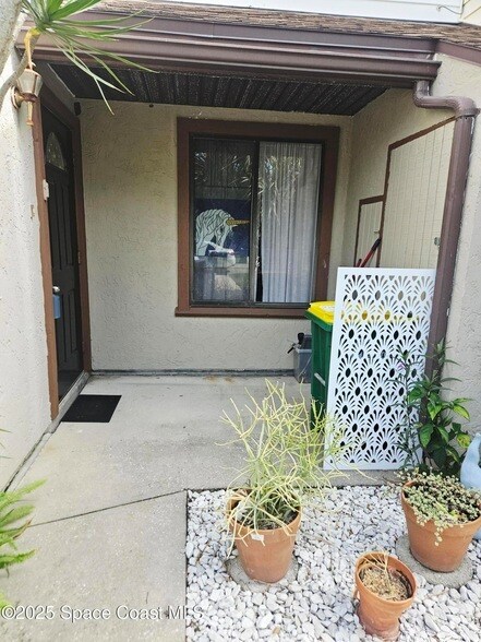 Foto del edificio - 310 Sherwood Pl