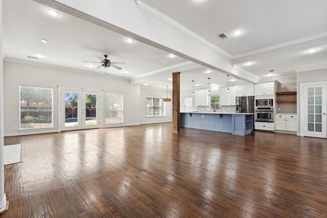 Building Photo - 6043 Fieldstone Dr