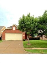 Building Photo - 3016 Hidden Meadow Ln