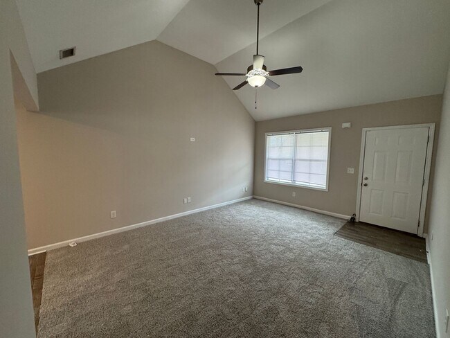 Building Photo - Charming 3 bed 2 bath home in Smyrna near I24 and I840