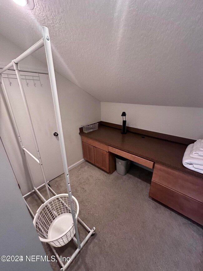 Foto del edificio - 1641 Linkside Dr N