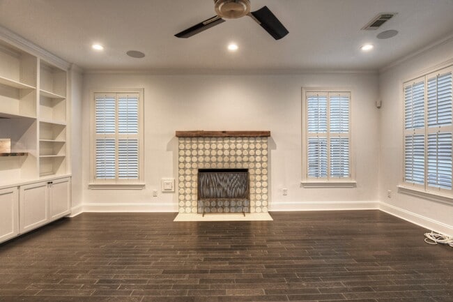 Building Photo - 5912 Auden St