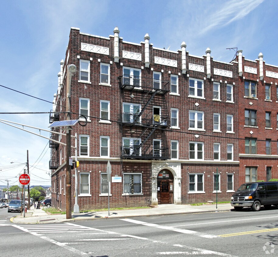 2267 John F. Kennedy - 2267 John F Kennedy Blvd