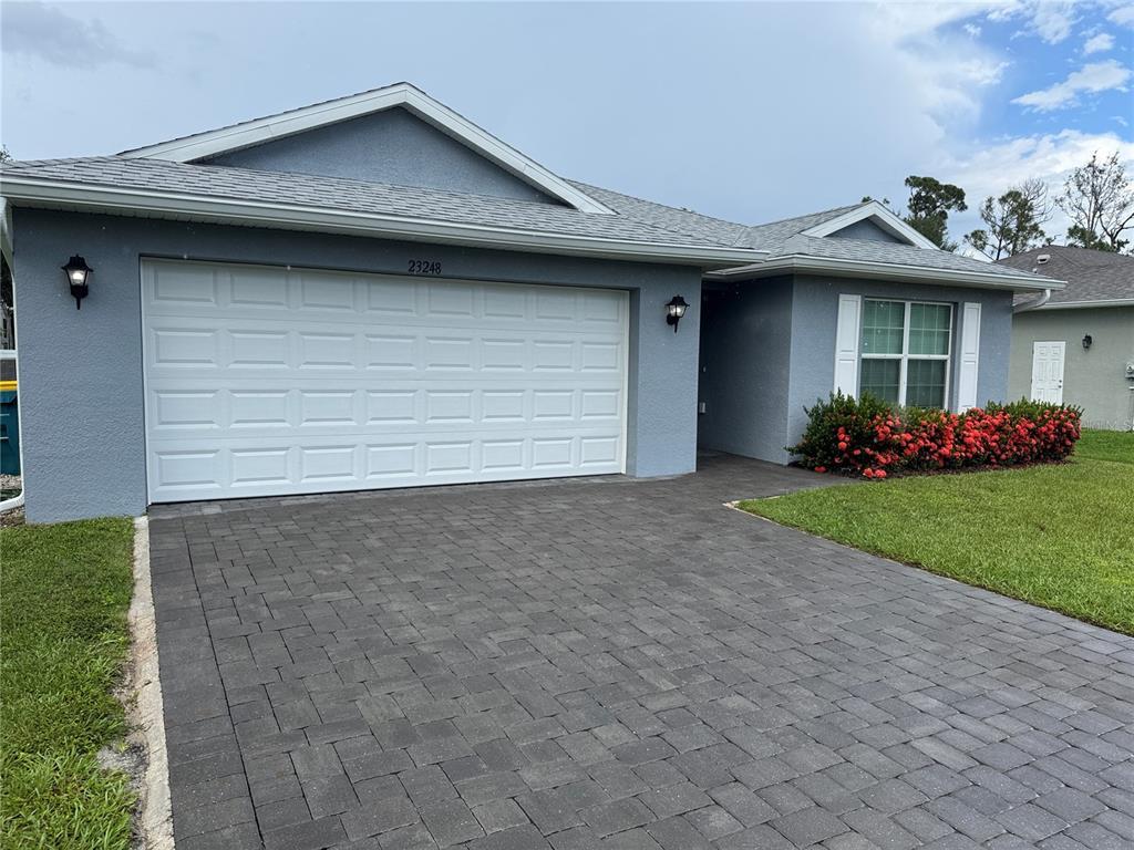 Foto principal - 23248 Abrade Ave