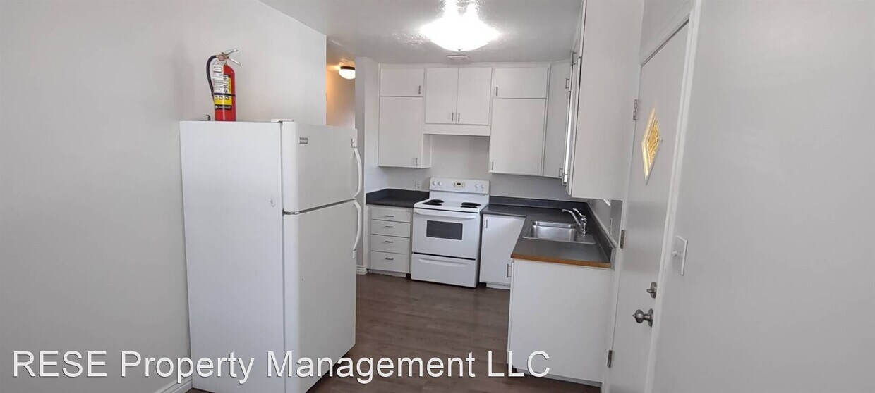 Foto principal - 2 br, 1 bath House - 383 W 5100 S