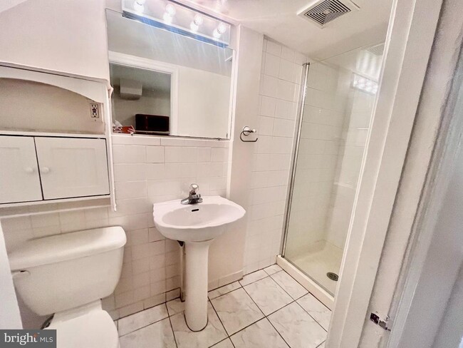 Foto del edificio - 628 N Columbus St