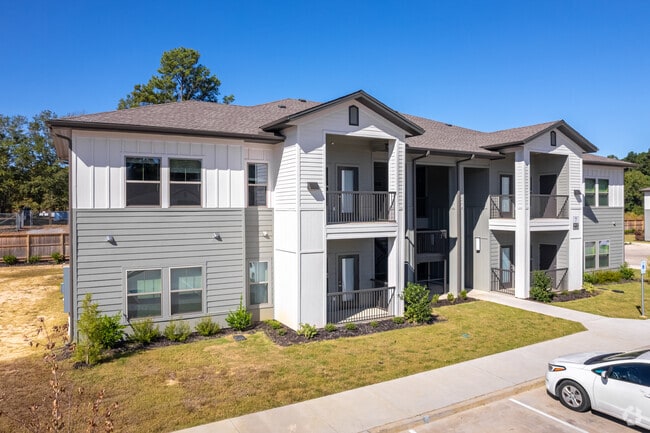 Building Photo - Nathan Village - FULLY LEASED