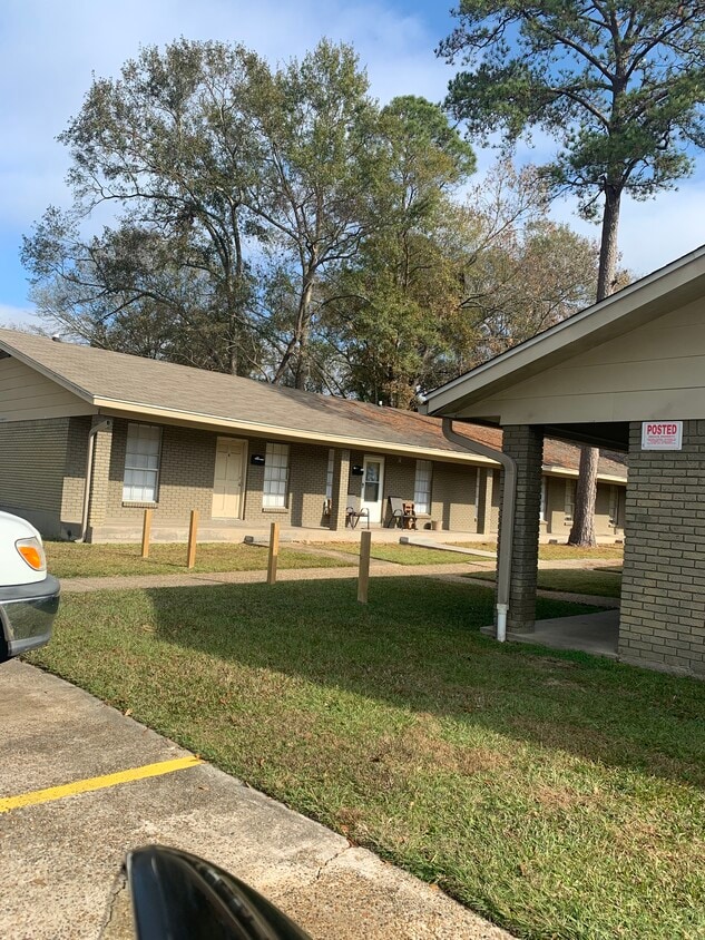 Building Photo - Smith St Apartments