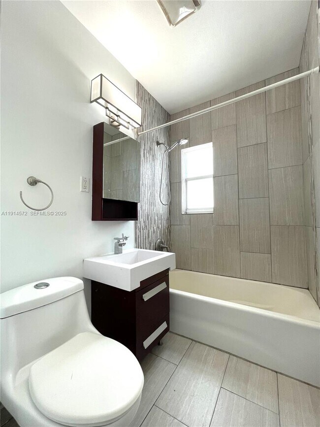 Foto del edificio - 620 76th St