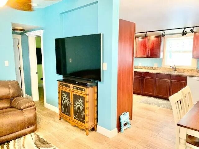 Foto del edificio - 802 S Emerald Dr