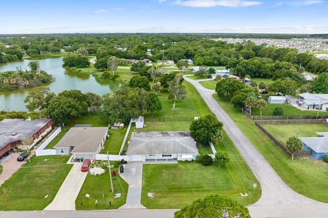 Building Photo - 7907 Sebastian Rd