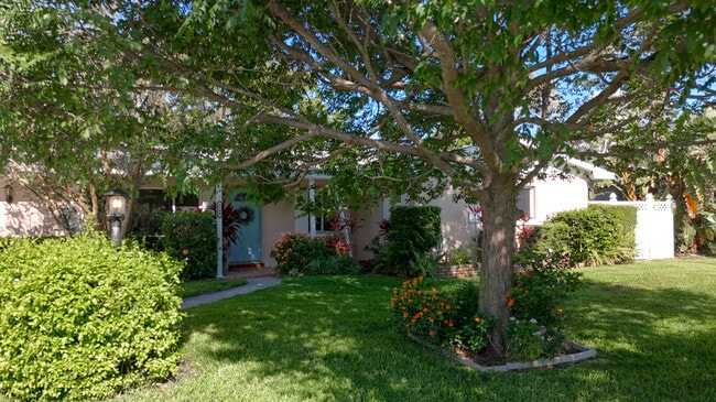 Building Photo - 1360 Dorothy Dr