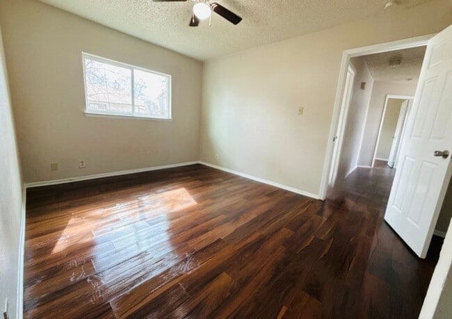 Building Photo - 11758 Spring Song Dr